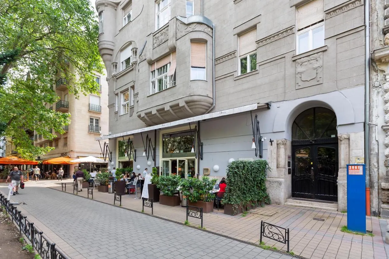 Luxurious Central Apartment In Liszt Ferenc Square Budapest Ungheria