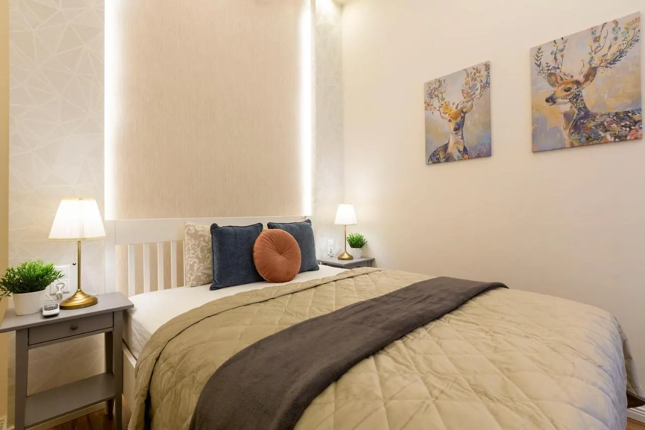 Luxurious Central Apartment In Liszt Ferenc Square Budapest 0*,  Ungheria