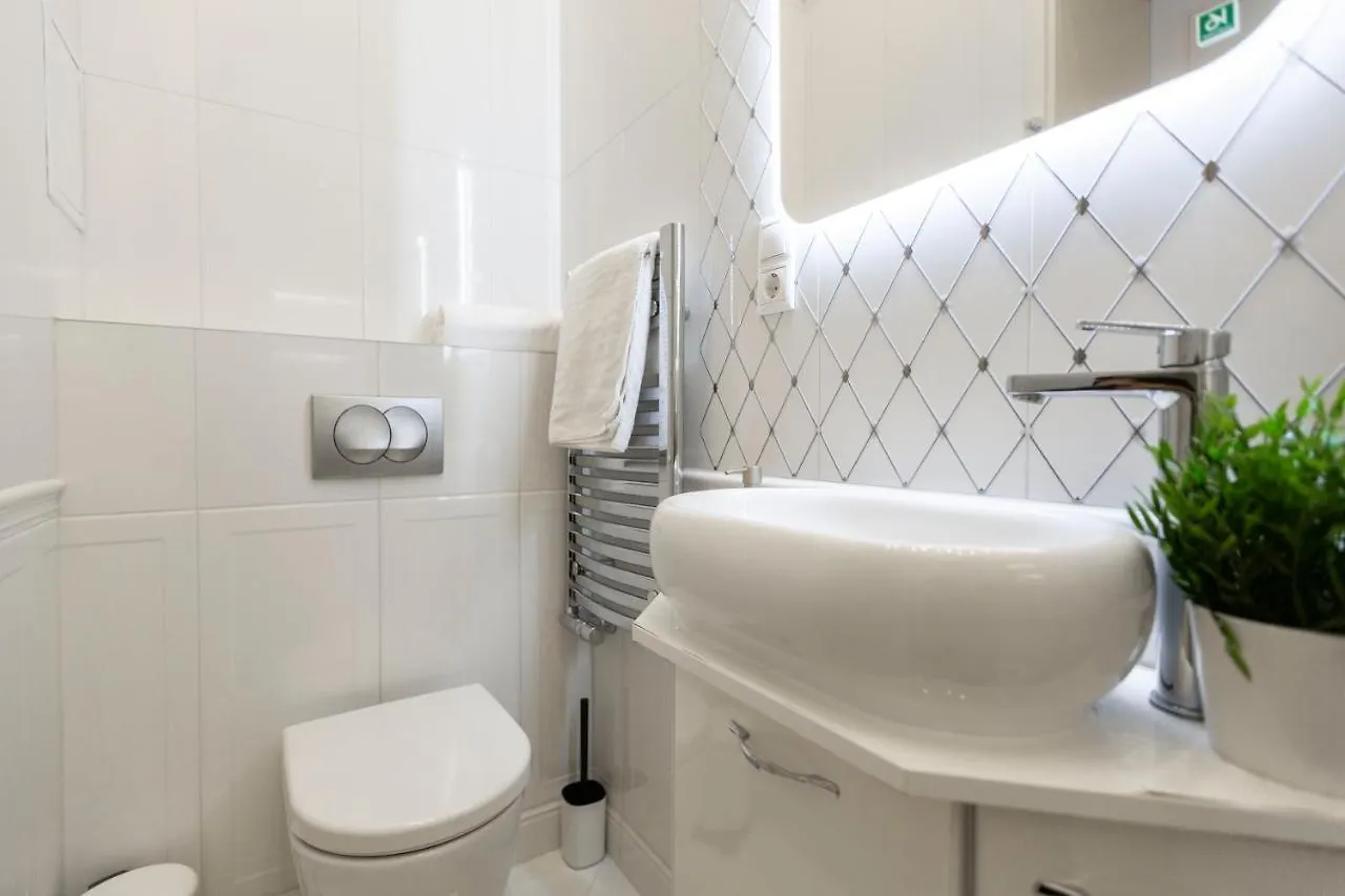 Luxurious Central Apartment In Liszt Ferenc Square Budapest